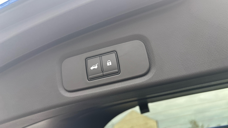 Nissan Qashqai 1.3 DiG-T MH Tekna 5dr Petrol Hatchback